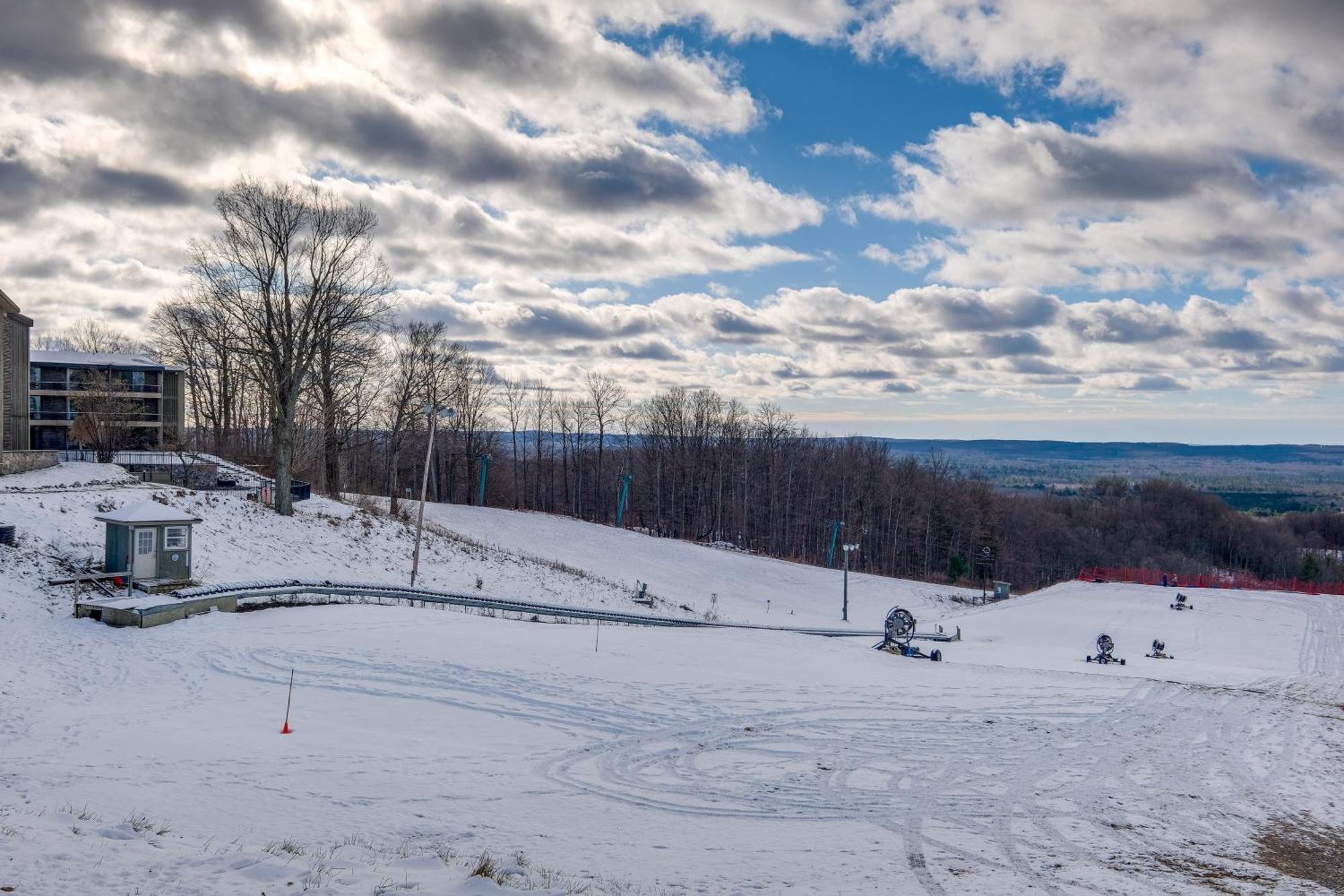 Bellaire Condo - Walk To Shanty Creek Resort! Exteriör bild